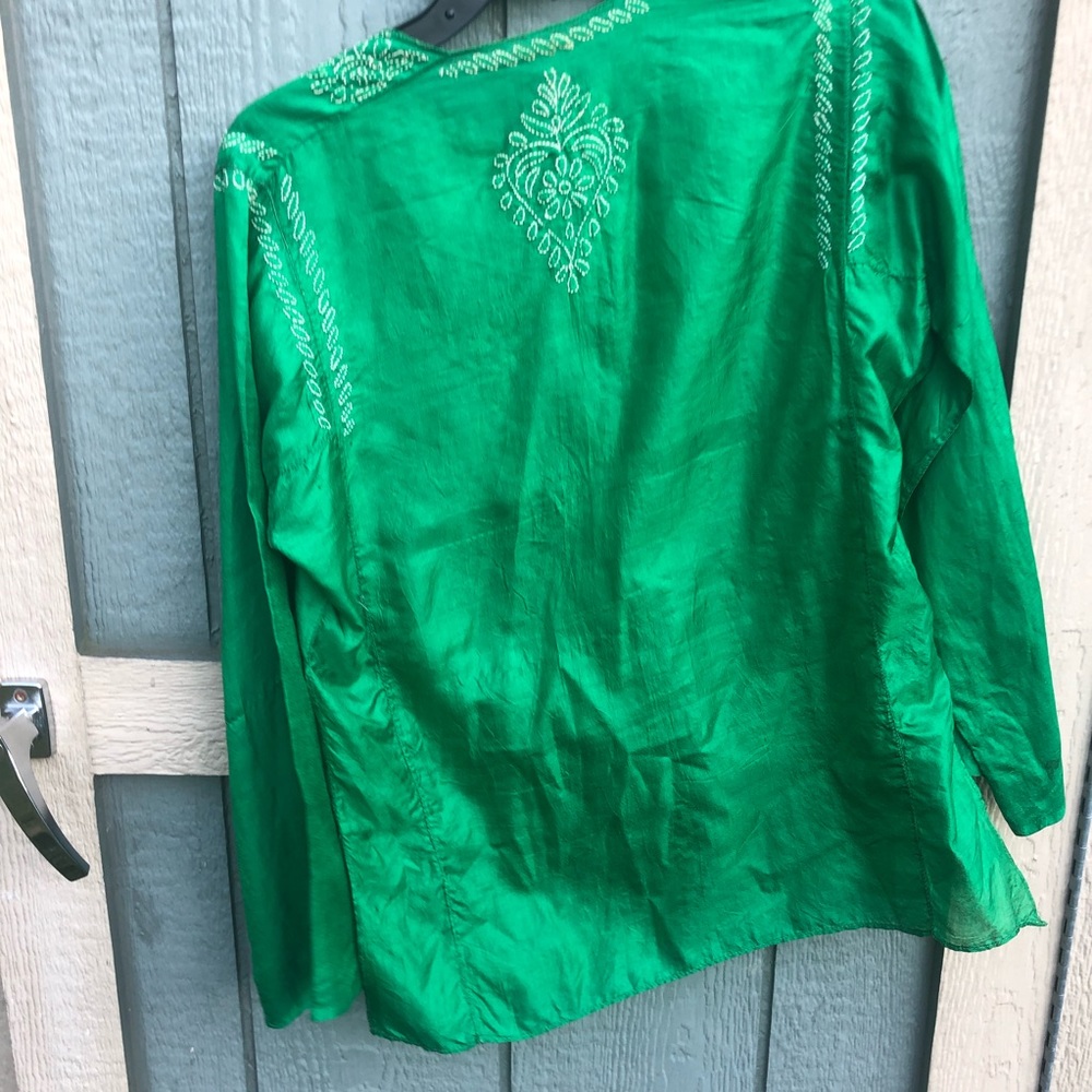 Indian silk tunic shirt Kelly green embroidery - Picture 3 of 7